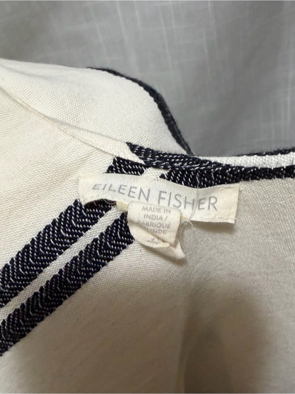 Eileen Fisher poncho/wrap/shawl - Picture 5 of 5